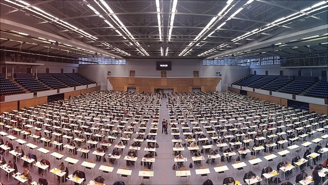 blick-in-den-hoersaal-bei-klausur-jbehrens-640x361 Blick in den Hörsaal